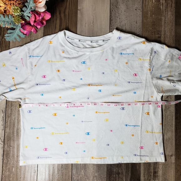 Champion Women's Cropped White Mult-Color Logo Print T-Shirt Size Small EUC - Picture 5 of 15
